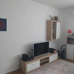Laur Bucureşti
