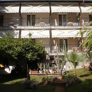 https://studios-rosa.hotelschalkidiki.net